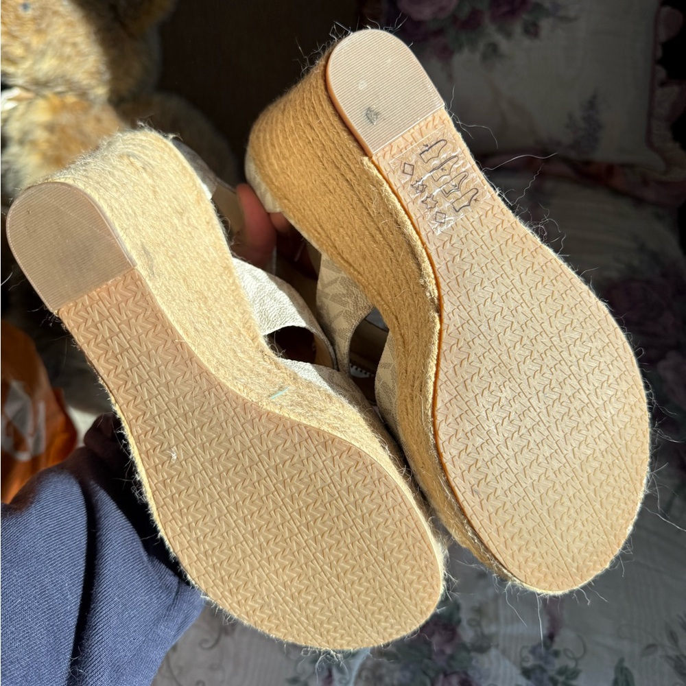 Michael Kors wedges - Picture 4 of 4